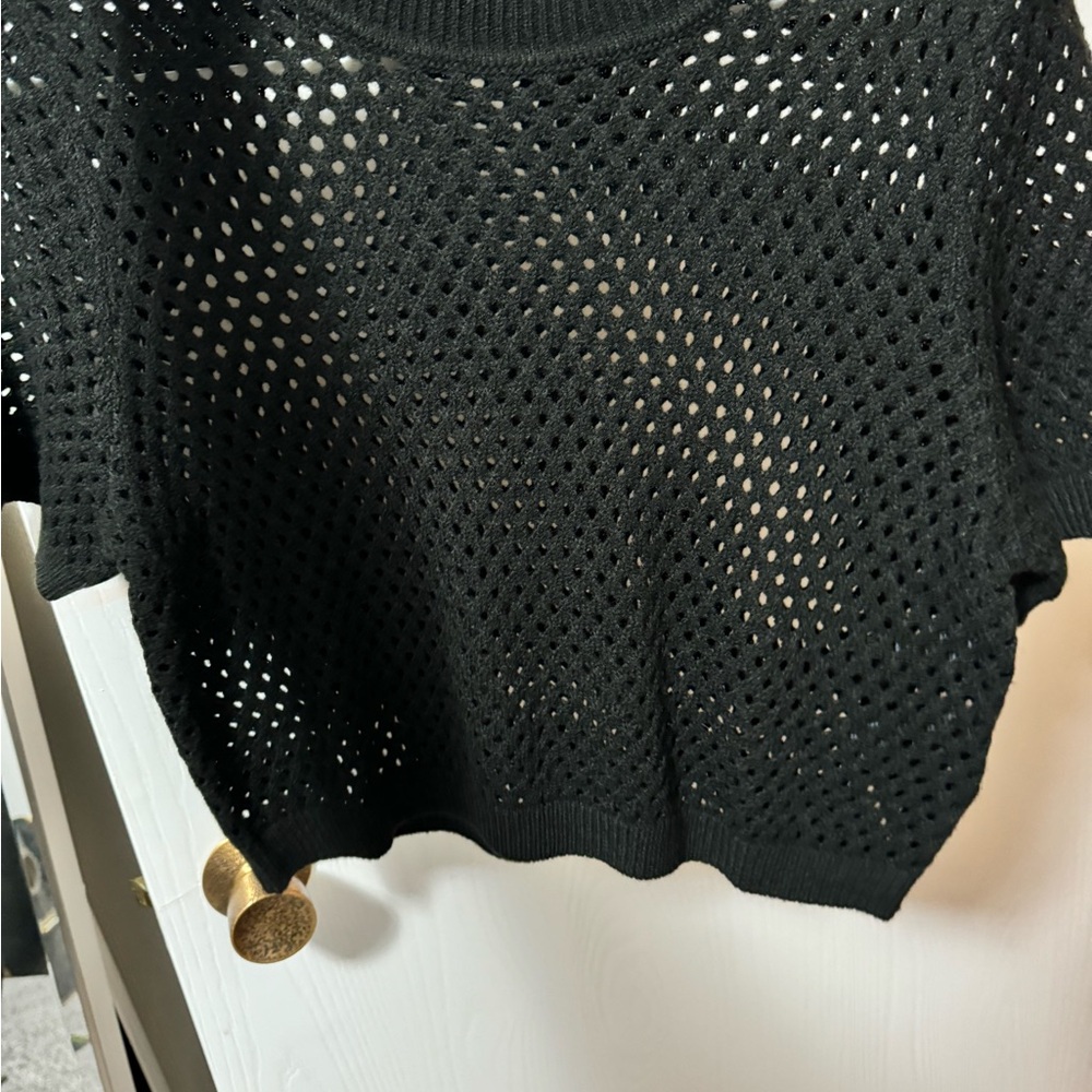 Divided Crop Top - Picture 2 of 4